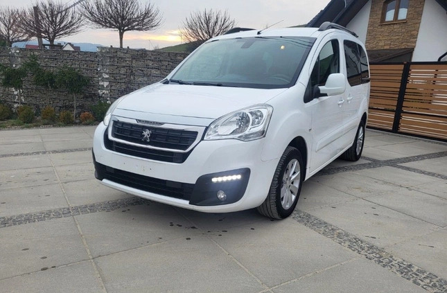 Peugeot Partner cena 46999 przebieg: 163610, rok produkcji 2019 z Chęciny małe 191